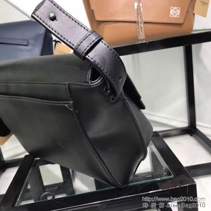 LOEWE羅意威 專櫃同步 Military Messenger 經典百搭信使包 男女同款 0169  jdl1076